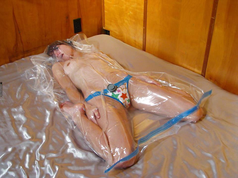 5P Vacumed packed in space bag or suffication play 