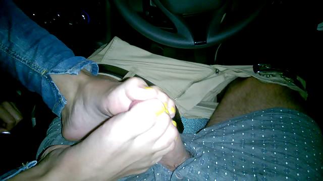 25P Yellow toes feet soles cum