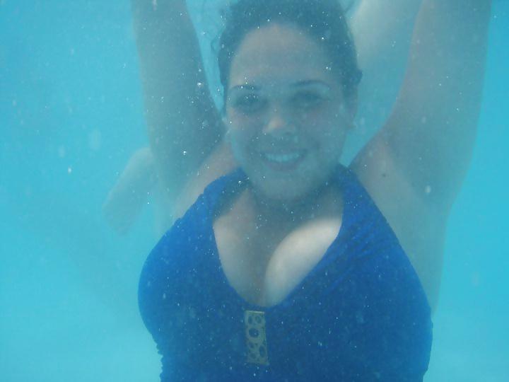 7P Sexy chubby bitch with great tits