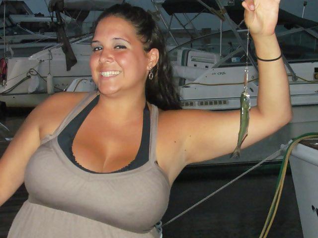 7P Sexy chubby bitch with great tits