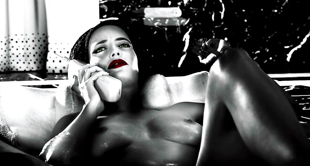 15P Eva Green Topless (Better Quality)