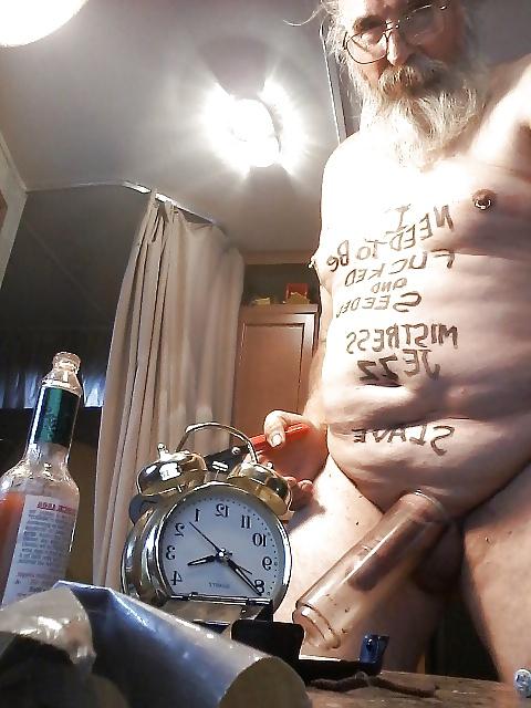 11P Slave bitch working