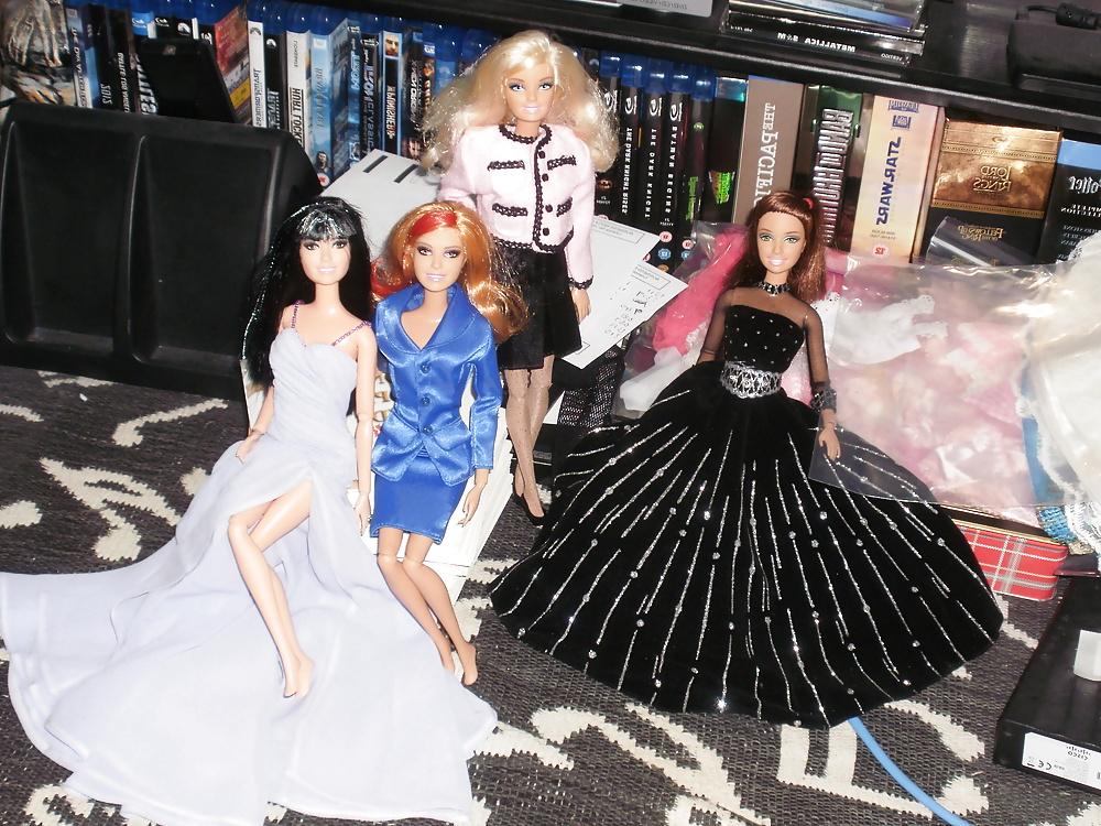 24P Barbie & friends play
