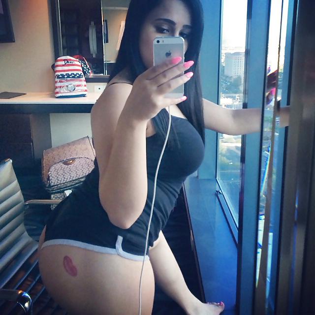 25P Chubby Selfies 2
