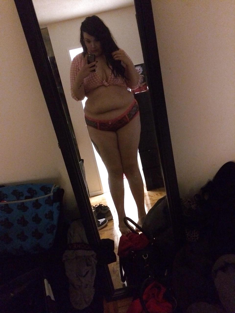 25P Chubby Selfies 2