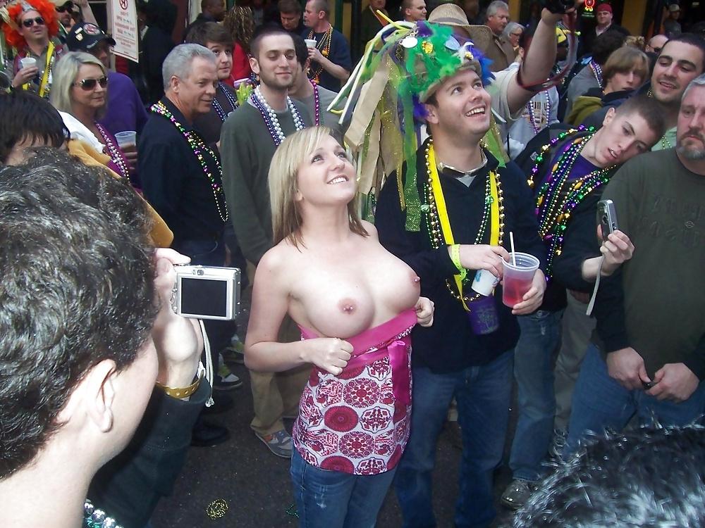 25P Flashing In Public 6