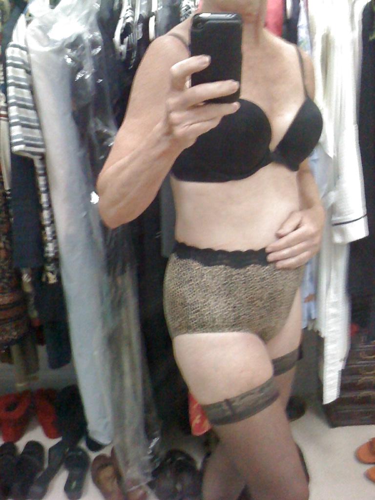 25P MATURE FEET AND SHOES