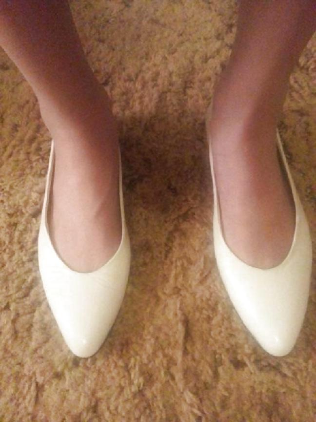 25P MATURE FEET AND SHOES