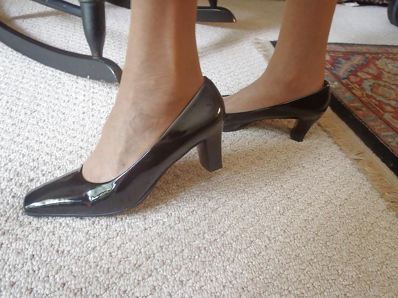 25P MATURE FEET AND SHOES