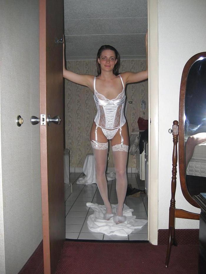 25P Here Comes the Bride 1