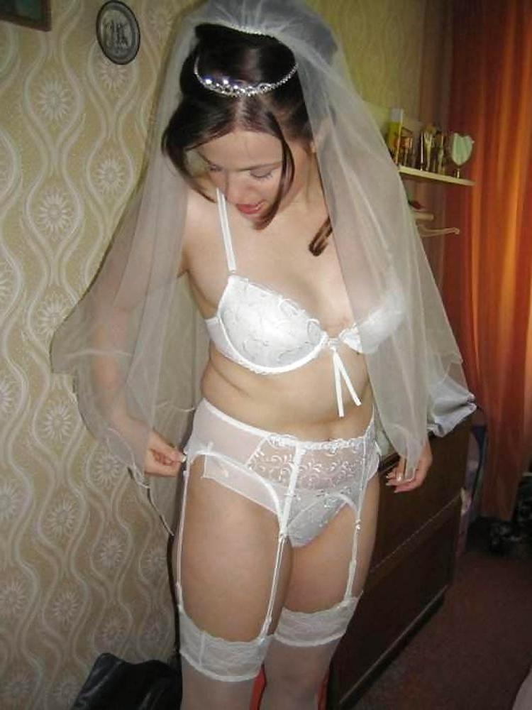 25P Here Comes the Bride 1