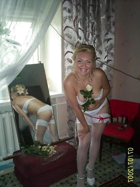 25P Here Comes the Bride 1