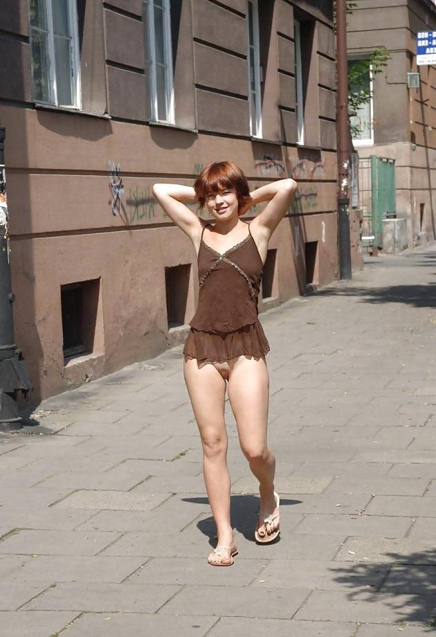 18P Pussy flashing in public