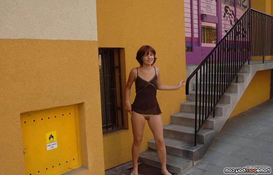 18P Pussy flashing in public