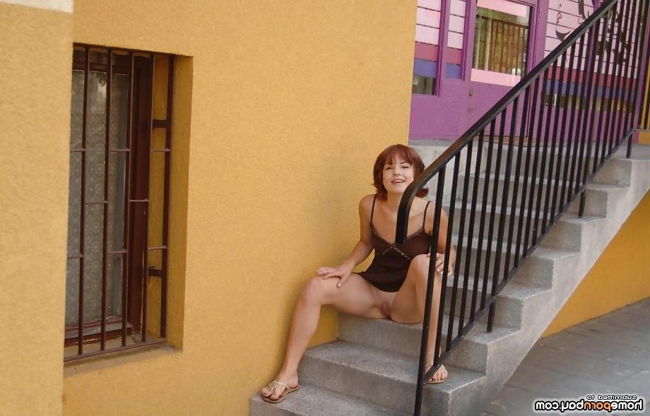 18P Pussy flashing in public