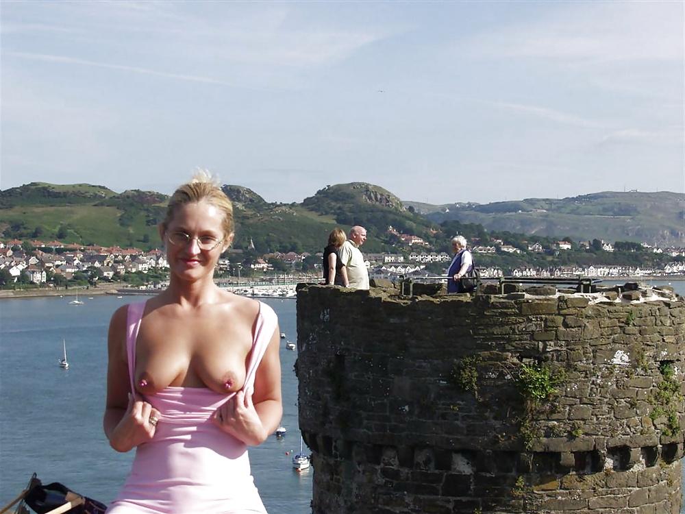 25P Flashing In Public 4