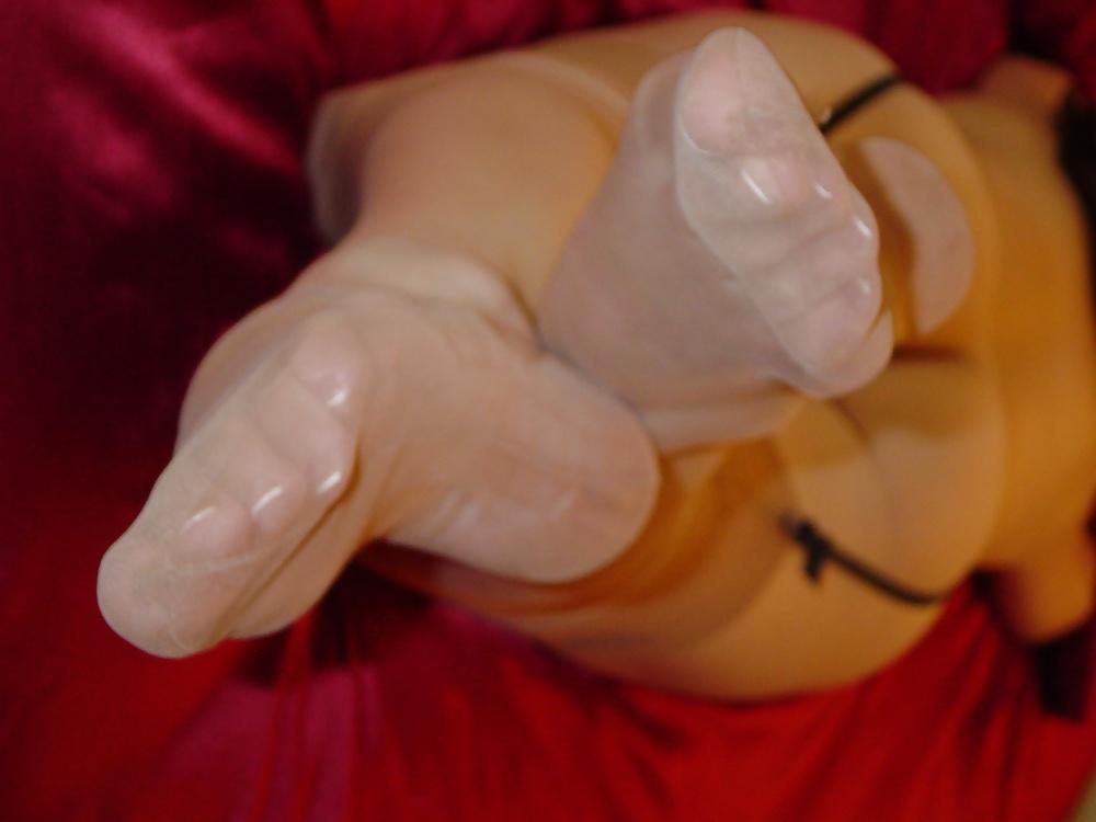 14P Girlfriends sexy nylon feet
