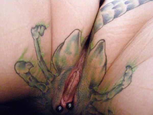 25P Vaginal jewelry and art (pretty pussies)