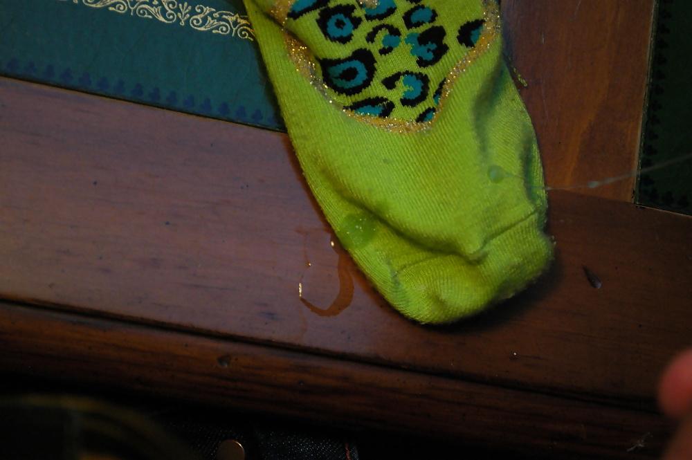 12P Play with socks and flip-flops from daughter