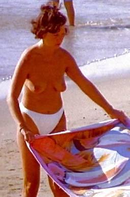 25P Topless Girls!