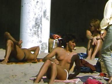 25P Topless Girls!