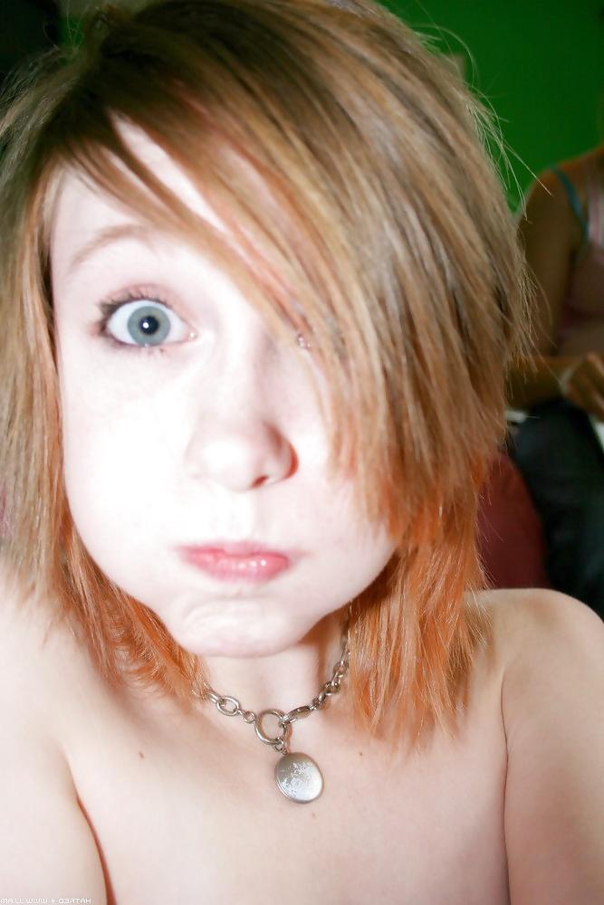 25P Cute emo girl
