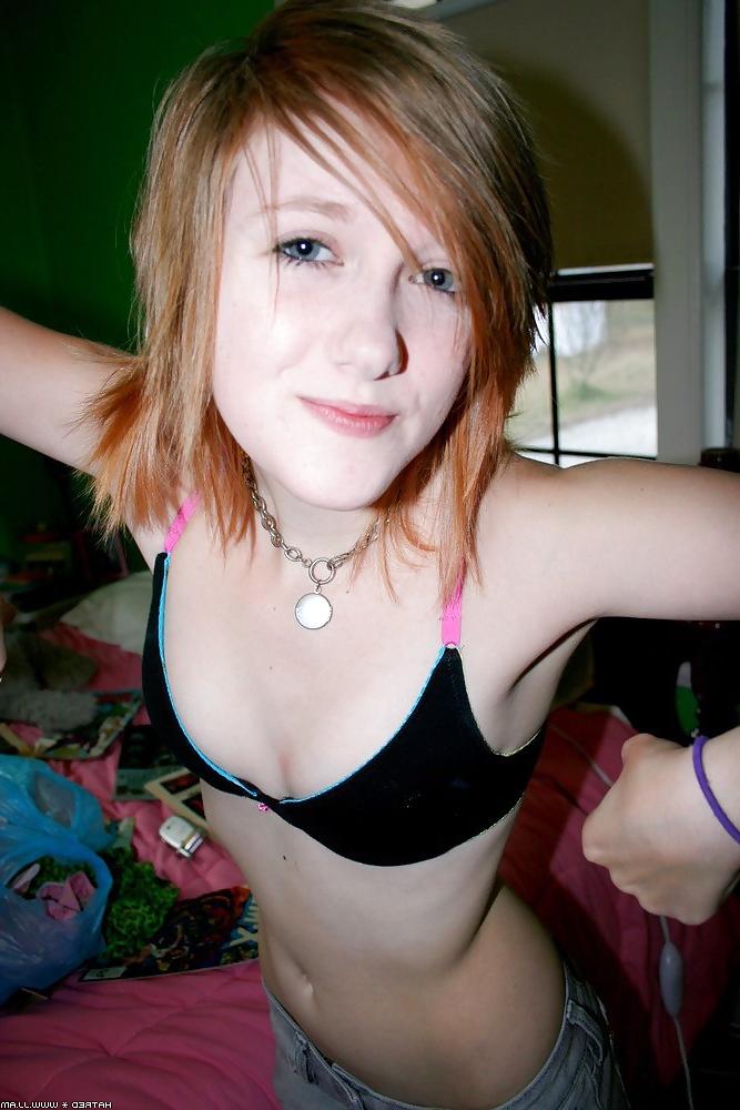 25P Cute emo girl