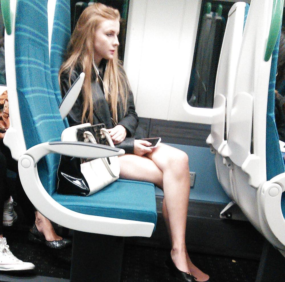 12P Londonperv's Candids 2014 - Train Perving vol 3