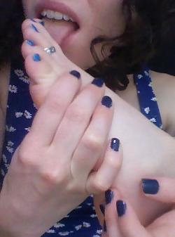 25P Self Feet Licking
