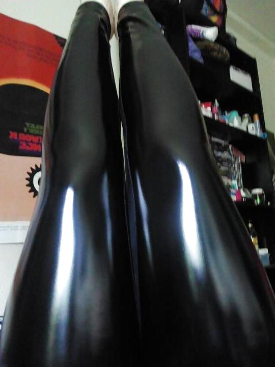 25P Girls in shiny leggings that i love hot horny sexy cute 