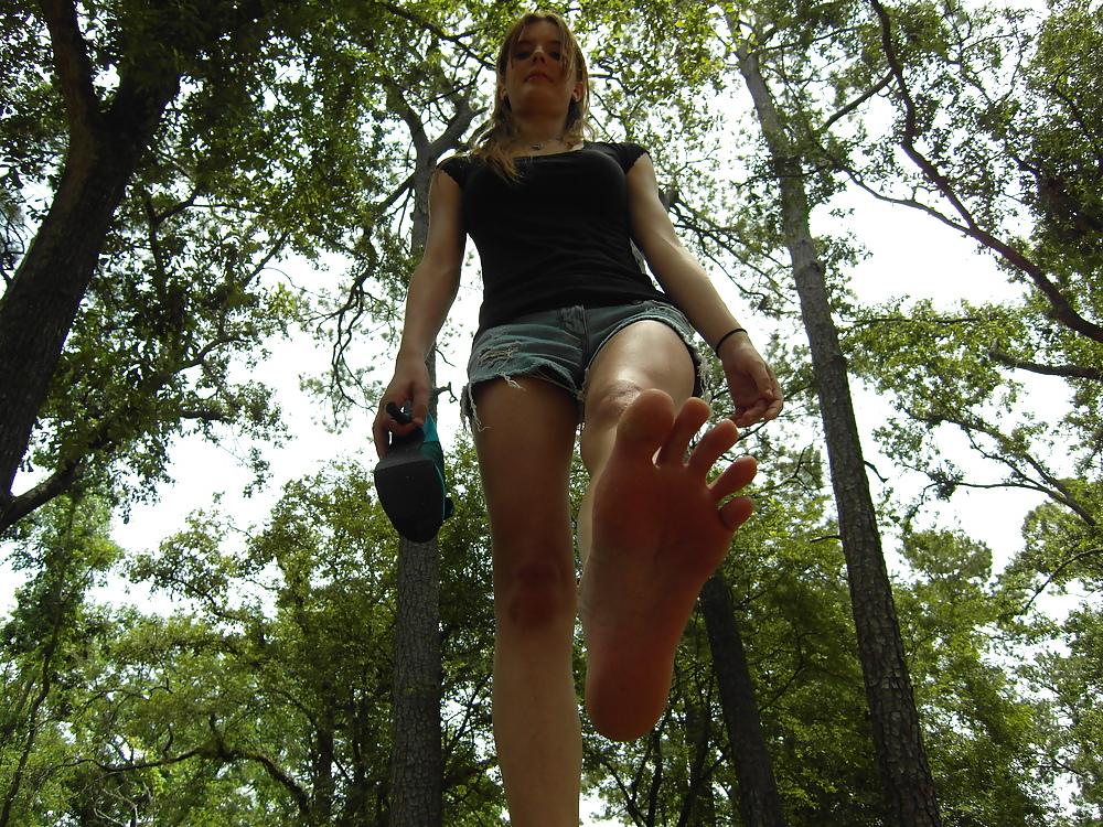 20P Long toes & feet