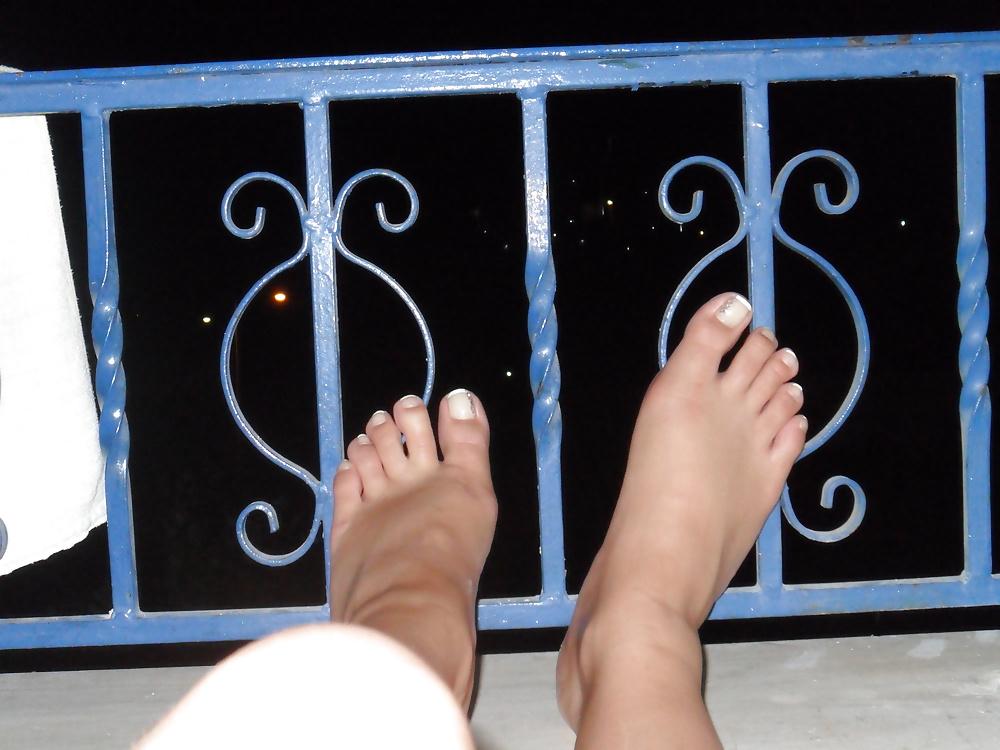15P FEET SOLES AND TOES