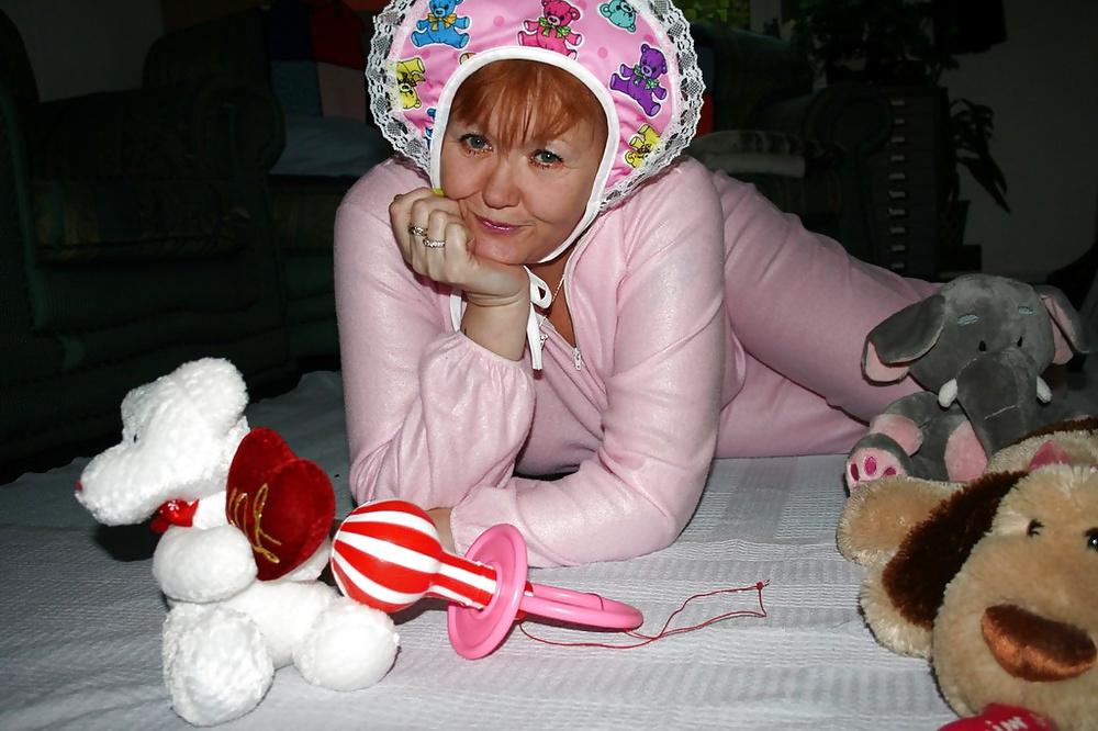 22P Pink Baby Romper Suit! (Kinky Mature Granny)