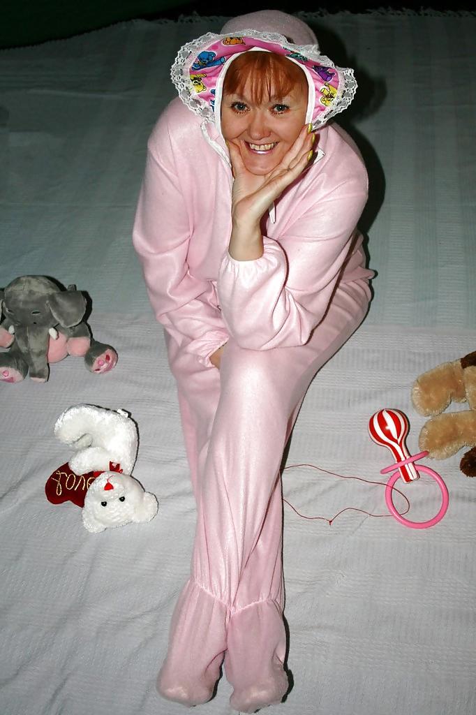 22P Pink Baby Romper Suit! (Kinky Mature Granny)