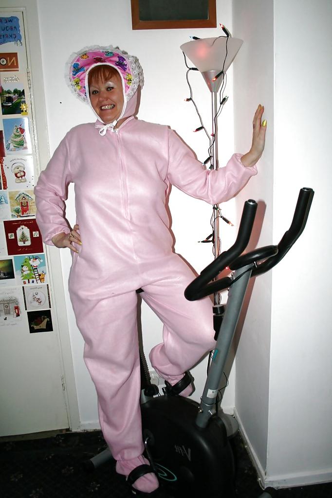 22P Pink Baby Romper Suit! (Kinky Mature Granny)