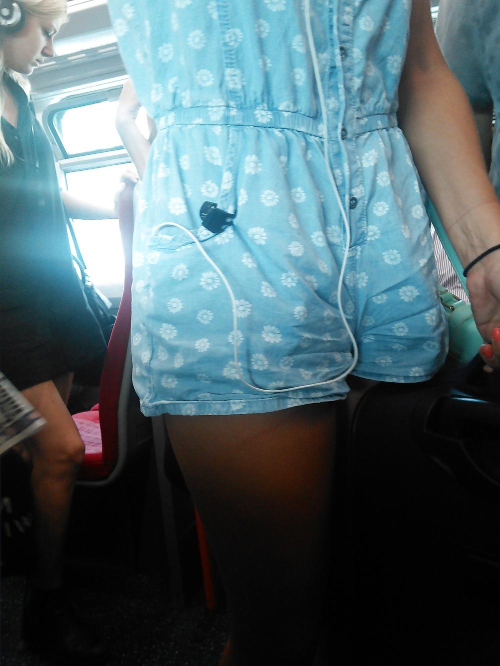 18P Londonperv's Candids 2014 - Train Perving vol 1