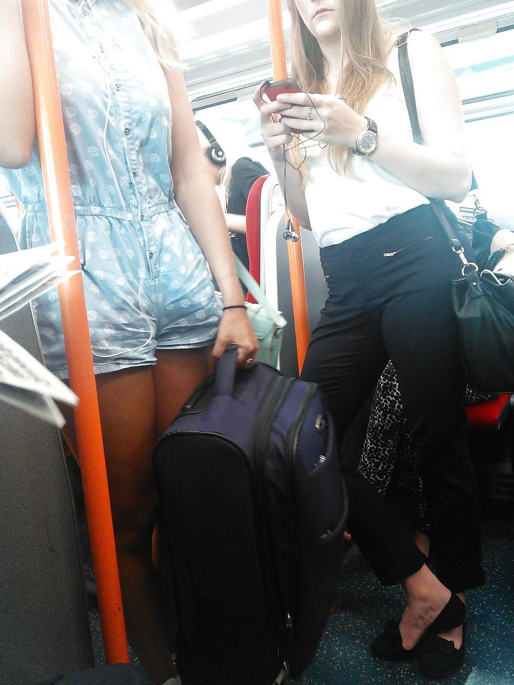18P Londonperv's Candids 2014 - Train Perving vol 1