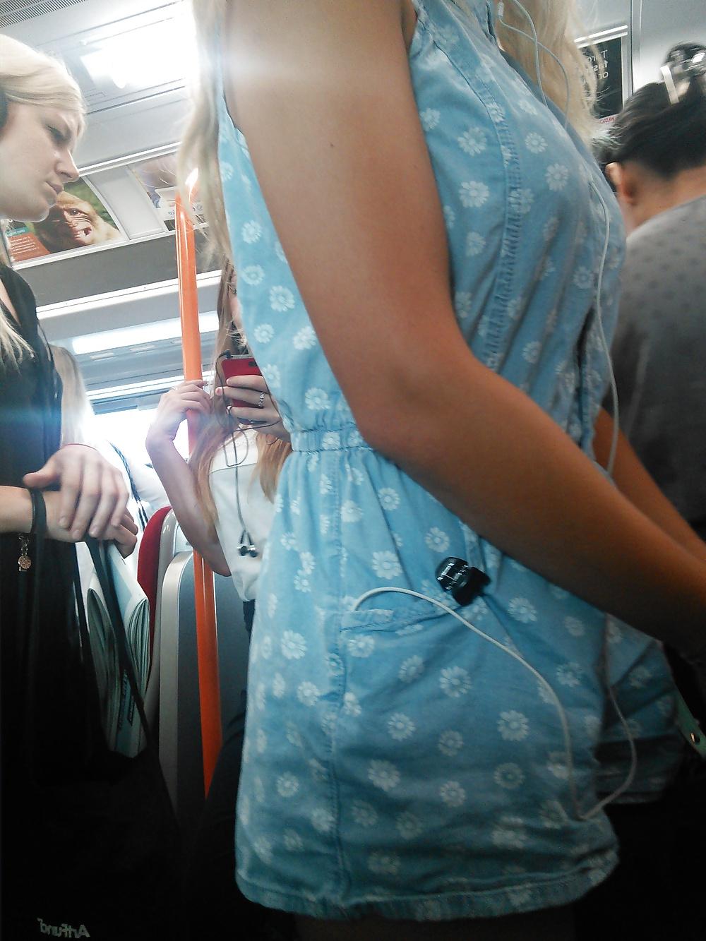 18P Londonperv's Candids 2014 - Train Perving vol 1