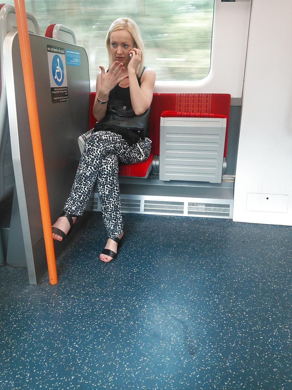 18P Londonperv's Candids 2014 - Train Perving vol 1
