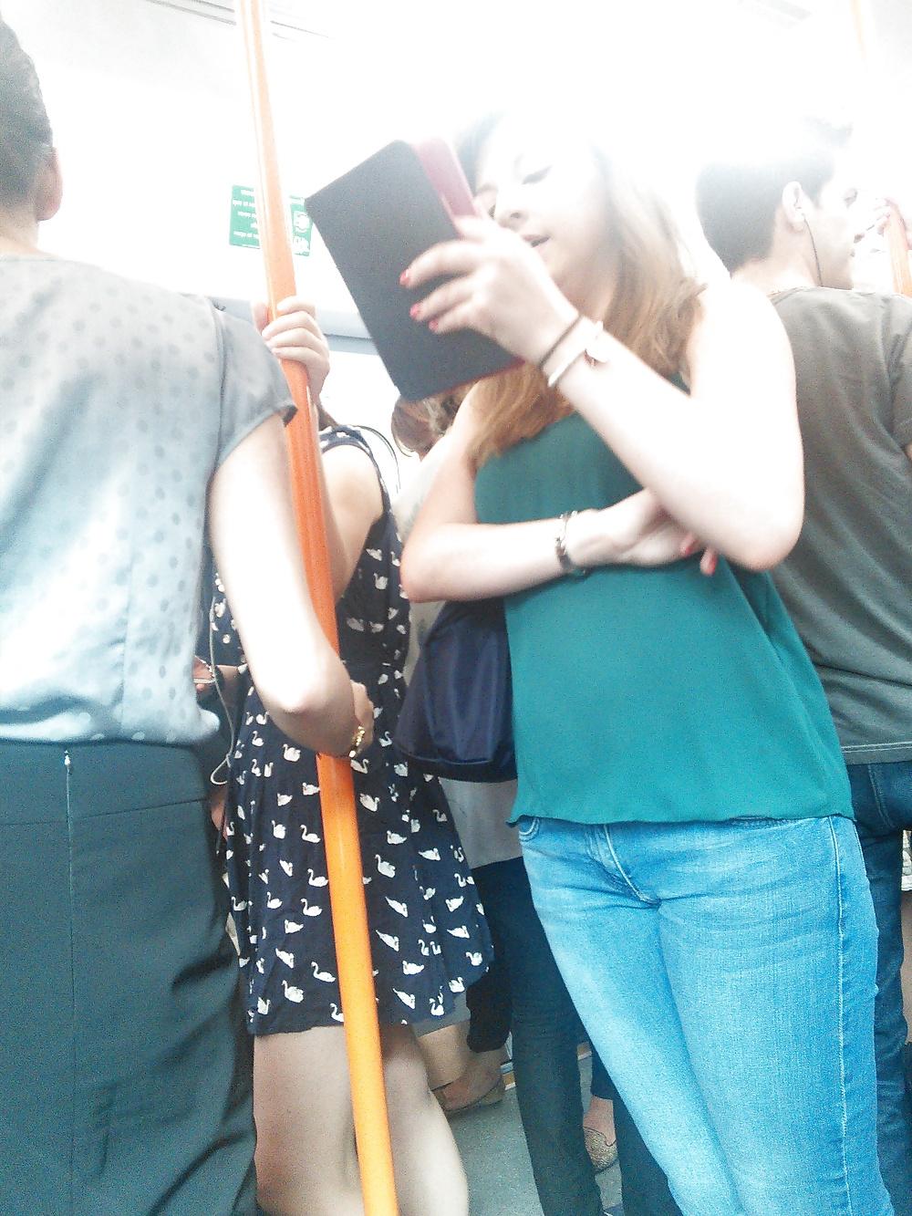 18P Londonperv's Candids 2014 - Train Perving vol 1