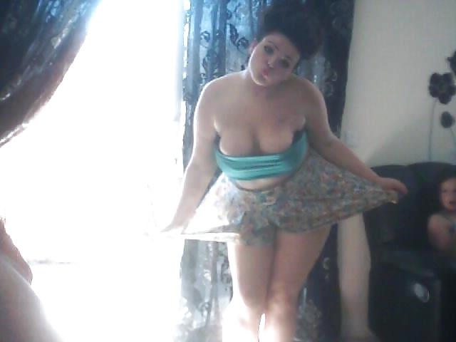 25P Fat boobed chav miss piggy