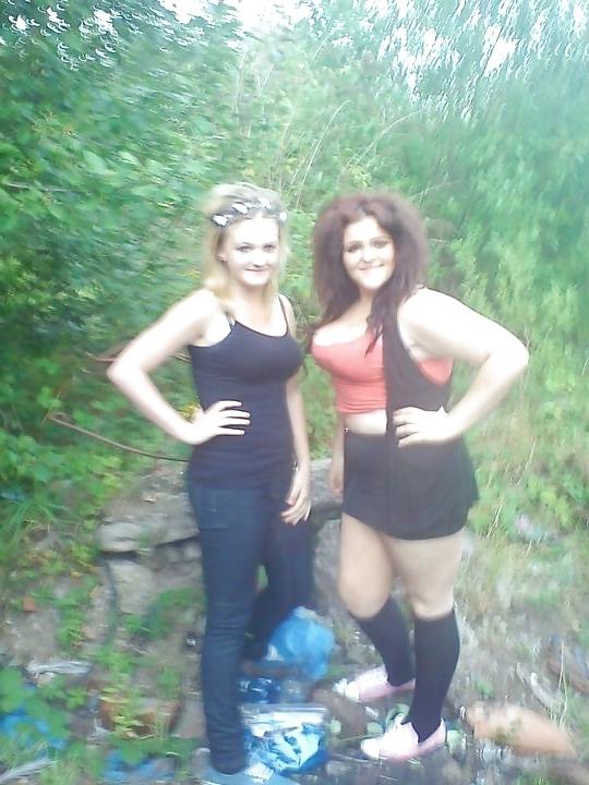 25P Fat boobed chav miss piggy