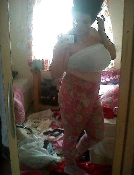 25P Fat boobed chav miss piggy