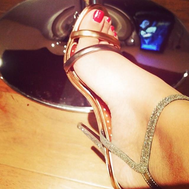 25P Paki, indian, bengali, hijabi feet, toes and heels Part 1 