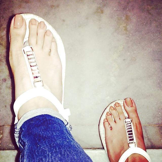 25P Paki, indian, bengali, hijabi feet, toes and heels Part 1 