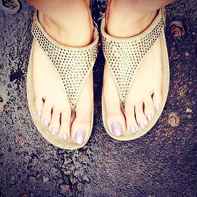 25P Paki, indian, bengali, hijabi feet, toes and heels Part 1 