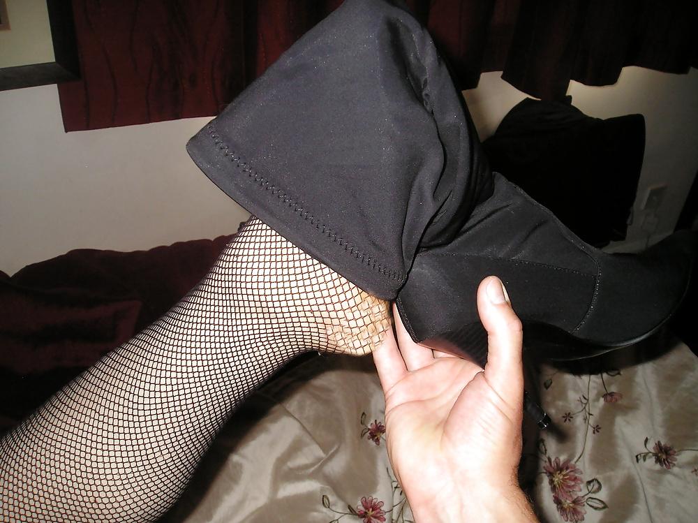 25P Natasha's arse and feet wearing fishnet stockings
