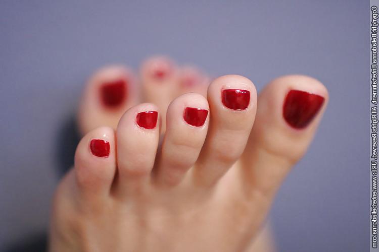 25P Belladonna feet