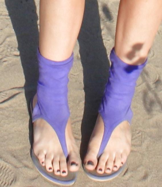 15P Goddess of Smelly Feet: Lexi Belle