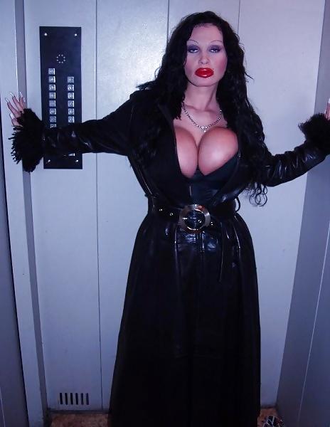 25P Miss Krista-Russian Busty Goddess